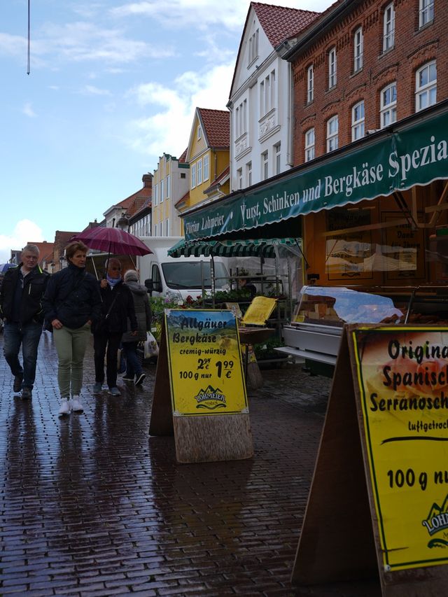 🇩🇪 漢諾威附近的小鎮—Nienburg (Weser) Wochenmarkt 每週市場