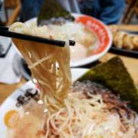 濃郁豬骨湯拉麵