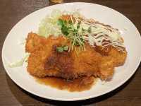 定食のごはん・スープおかわり自由。レストラン『ハロー』千早店