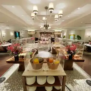 Breakfast buffet at Four Seasons Hotel SG