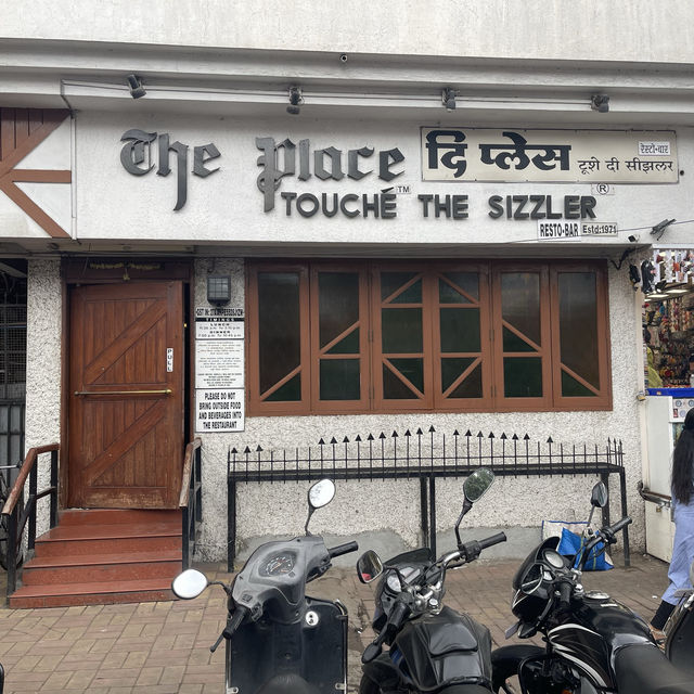 푸네의 60여 년 전통의 시즐러 맛집 “The Place Touche the Sizzler”