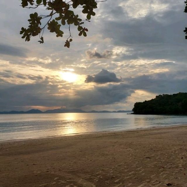 Andalay Beach Bar & Cafe