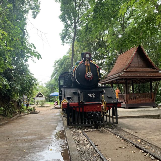 สดชื่นที่ น้ำตกไทรโยคน้อย