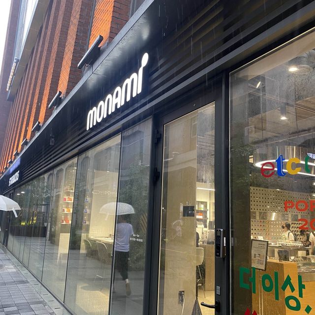 모나미스토어 성수