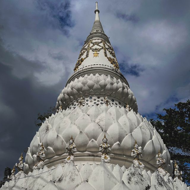 วัดพิชัยสงคราม (วัดนอก) วัดดังเมืองปากน้ำ