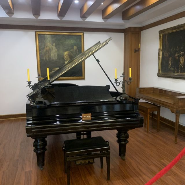 A Trip To The Famous Piano