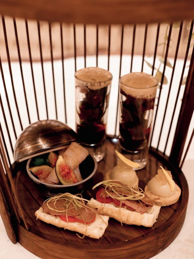 大地色系打卡餐廳 Chill 住享受 High Tea  未行到埋去已經被餐廳外的設計吸引 以大地色系為主調 餐廳每一件擺設佈局都好吸引眼球😍 完全喺我杯茶🥰  未開始食已經同閨蜜瘋狂打卡😛 H 大地色系打卡餐廳 Chill 住享受 High Tea  未行到埋去已經被餐廳外的設計吸引 以大地色系為主調 餐廳每一件擺設佈局都好吸引眼球😍 完全喺我杯茶🥰  未開始食已經同閨蜜瘋狂打卡😛 H