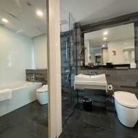 A lovely white themed bathroom 