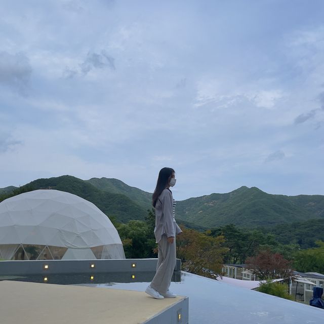 360도 산 뷰 감상할 수 있는 카페