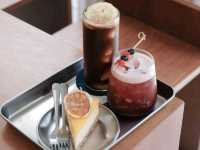 คาเฟ่มินิมอล จ.สระบุรี  @ qoofe