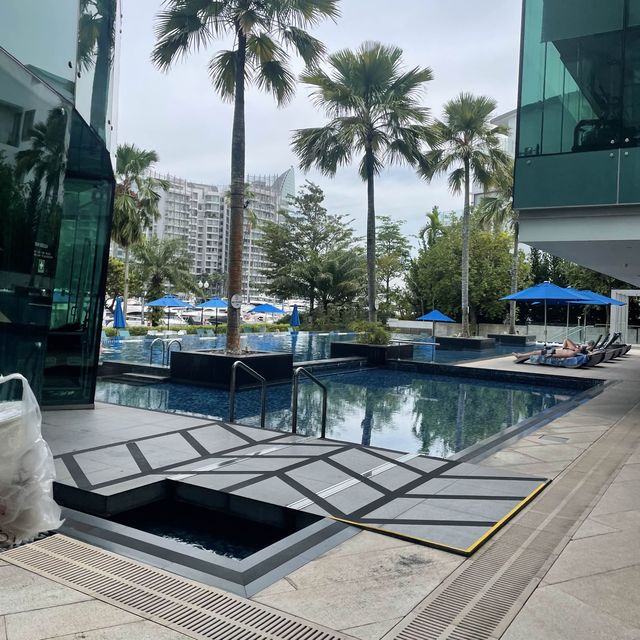one deg 15 Marina sentosa cove pool