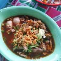 ร้านก๋วยเตี๋ยวเนื้อน้ำแดงสูตรโบราณลุงพร