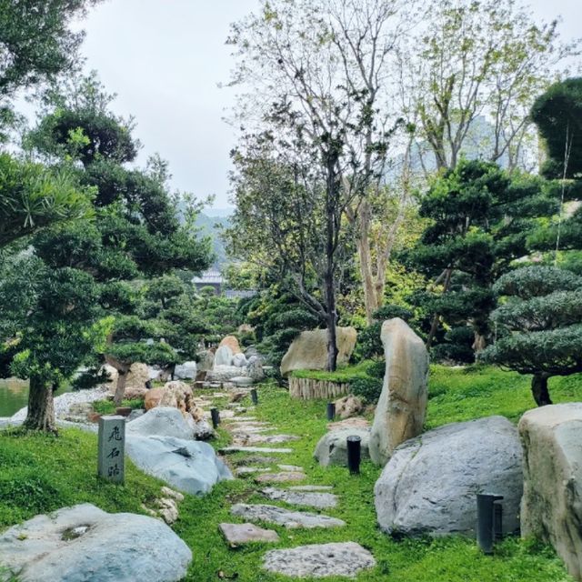 南蓮園池