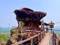 วัดภูทอก ที่เที่ยวบึงกาฬ พิกัดสายบุญ ท้าทายความสูง
