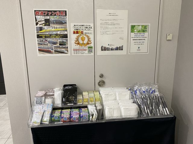 博多駅発着の電車が丸見え。トレインビューホテル。