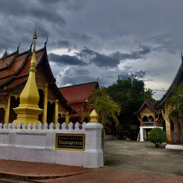 Place shouldn’t miss to visit *Wat Sene*