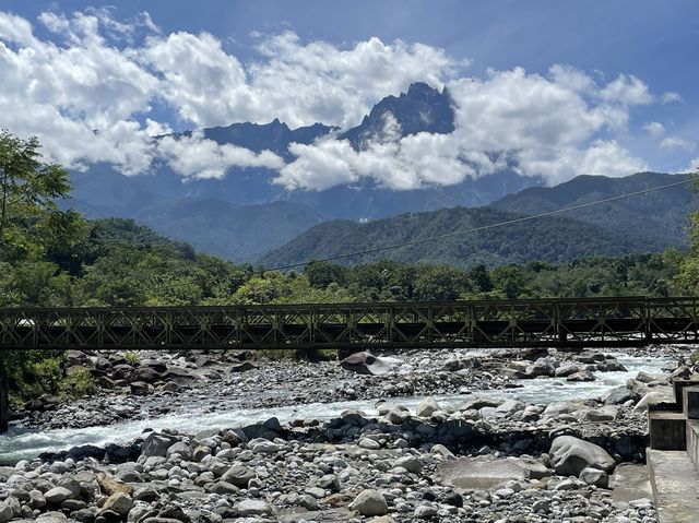 Bridge before Mount Kinabalu 