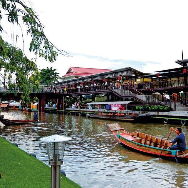 Khwan Riam Floating Market