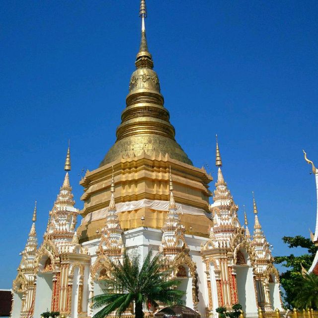 วัดพระพุทธบาทตากผ้า​ ลำพูน​