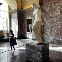 파리여행 필수코스 루브르박물관의 조각상