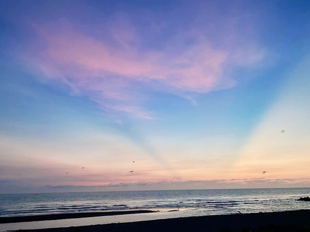 從旭日東昇☀到夕陽如丹🌇～高雄彌陀🗺『彌陀海邊』🌊