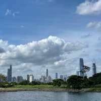 沿梧桐河行走，一路飽覽深圳和香港的城鄉美景