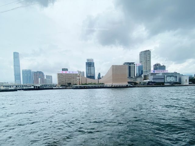 天星小輪欣賞無敵海景