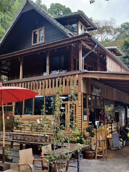 บ้านอิงดาว คาเฟ่ @หมู่บ้านแม่กำปอง วิวสวยว๊าวเลย