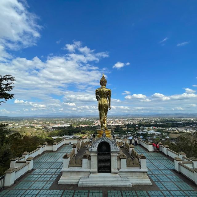 ชมวิวเมืองน่าน ณ วัดพระธาตุเขาน้อย