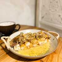 《旺角舒適悠閑cafe✨食物超有水準🫶》 