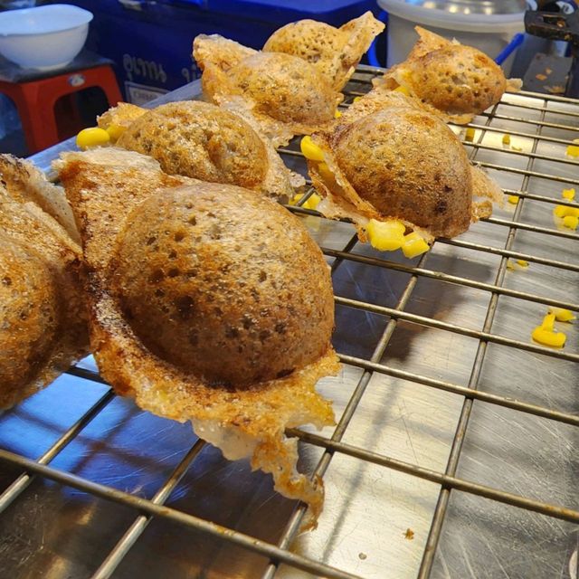 ขนมครกไส้ทะลัก