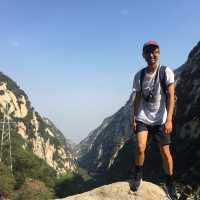 hiking huashan