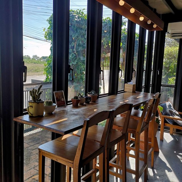 คาเฟ่สุพรรณบุรี พักใจ พักรัก พักก๊อนนนน!?!