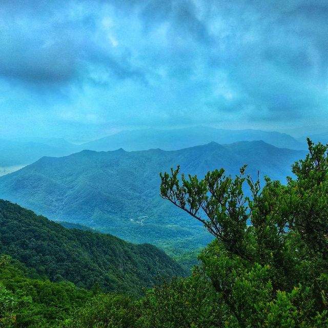 The most famous mountain in Shenzhen! ⛰️ 