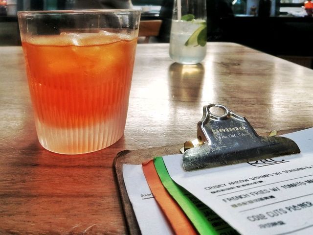 RAC II: sophisticated bistrot in Shanghai