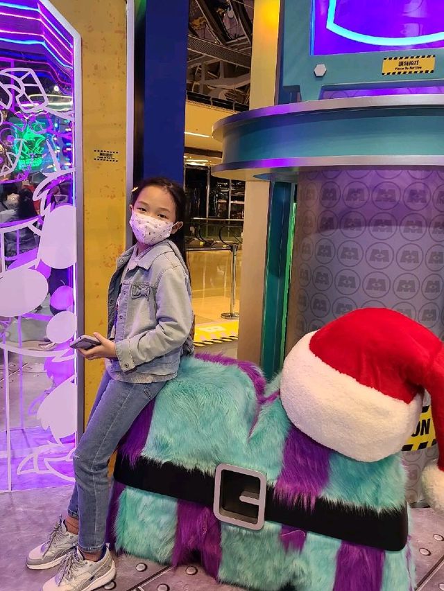 怪獸公司過怪誕 一齊入埋職啦! 靚靚聖誕樹🎄
