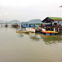 สลักเพชรซีฟู้ดแอนด์รีสอร์ท