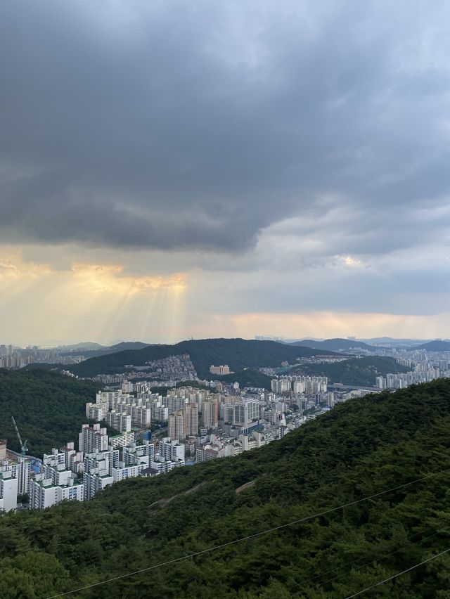 서울 도심 속 데이트 코스와 명산, ‘인왕산’