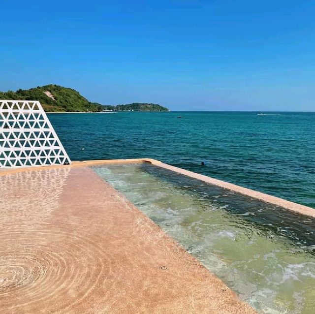 NAIA Resort เกาะล้าน
