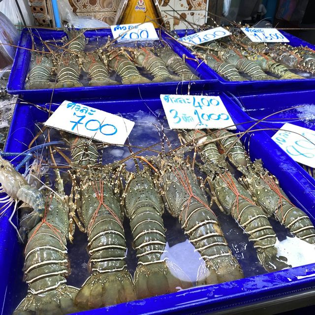 ตลาดสด ลานโพธิ์ นาเกลือ เมืองพัทยา