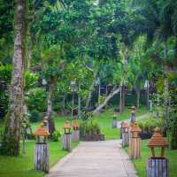 รีสอร์ทเขาหลักที่กลมกลืนกับธรรมชาติ