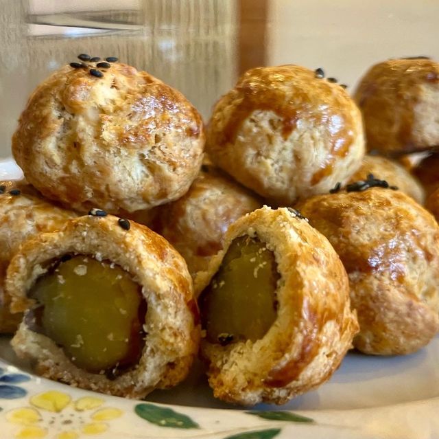 旬のマフィンがたくさん並ぶ焼き菓子店:はこぶね
