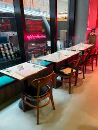 【長沙灣｜霓虹燈下高質手工Pizza🍕】