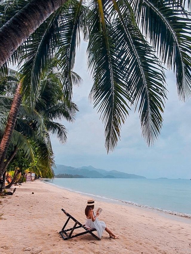 พูลวิลล่าสุดหรูดูพระอาทิตย์ตกดินริมหาดที่เกาะช้าง