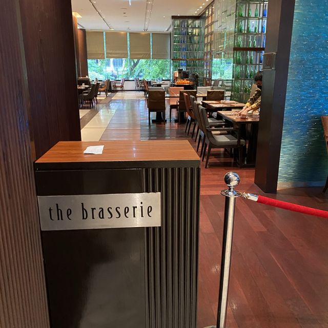 Buffet at The Brasserie, Holiday Inn Bangkok 