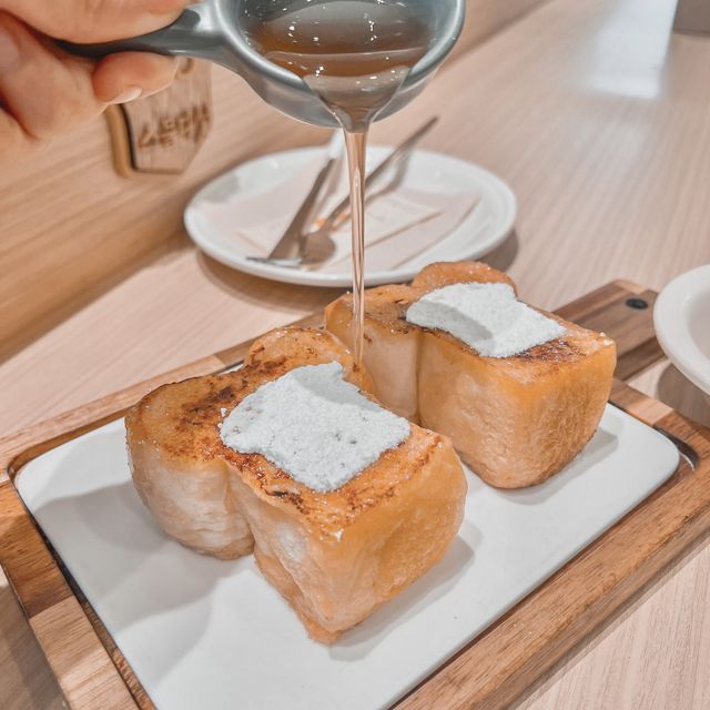 Mill Toast สยามสแควร์  ซอย 3