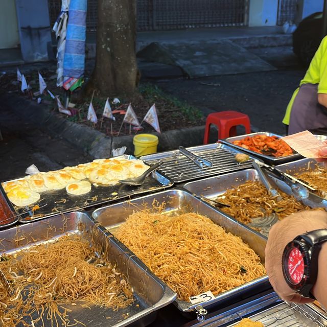 mount Austin night market local pasam malam