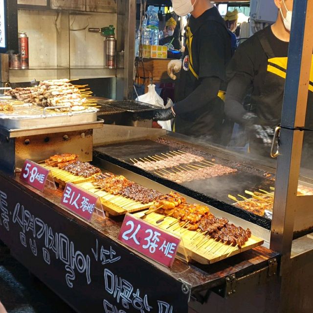Dongmun Traditional Market 