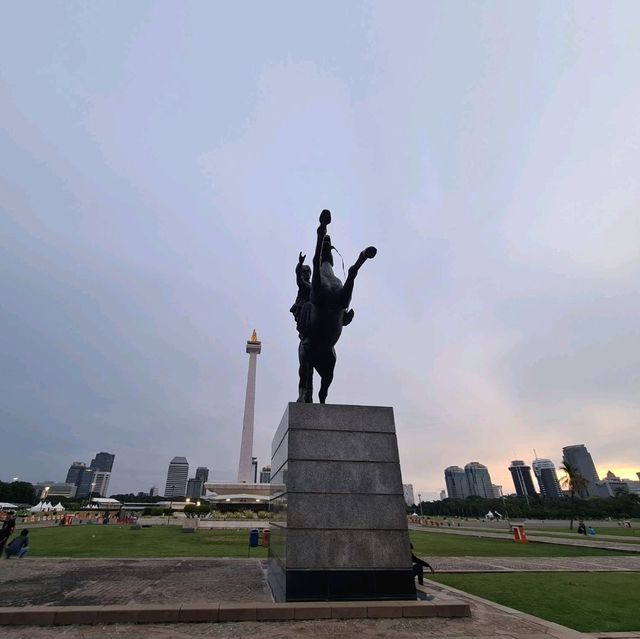 Tugu monument national (Monas)