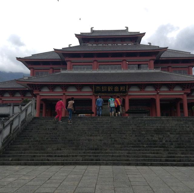中国 雲南省 大理 "崇聖寺三塔"  雲南の山々に囲まれた神秘的な趣が心を打つ!!